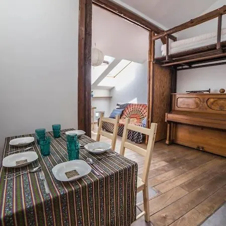 Unique Spot In The Very Center Apartment *